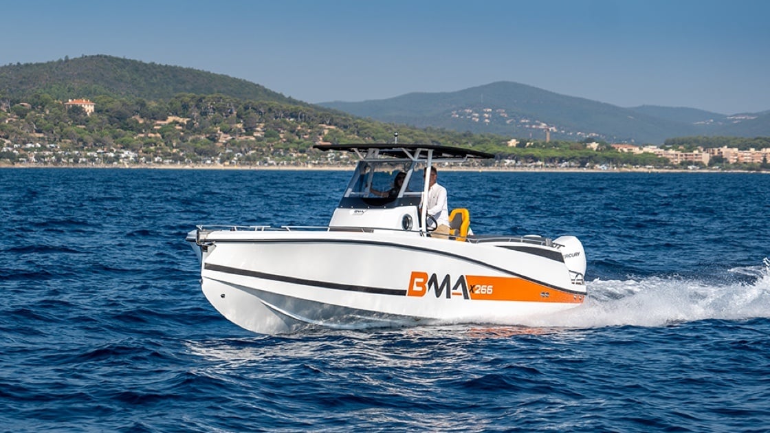 BMA X266 2023 2x MERCURY 200 HP 